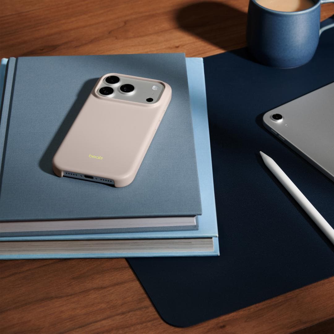 Beats iPhone Air Case with MagSafe and Camera Control - Lime Stone
