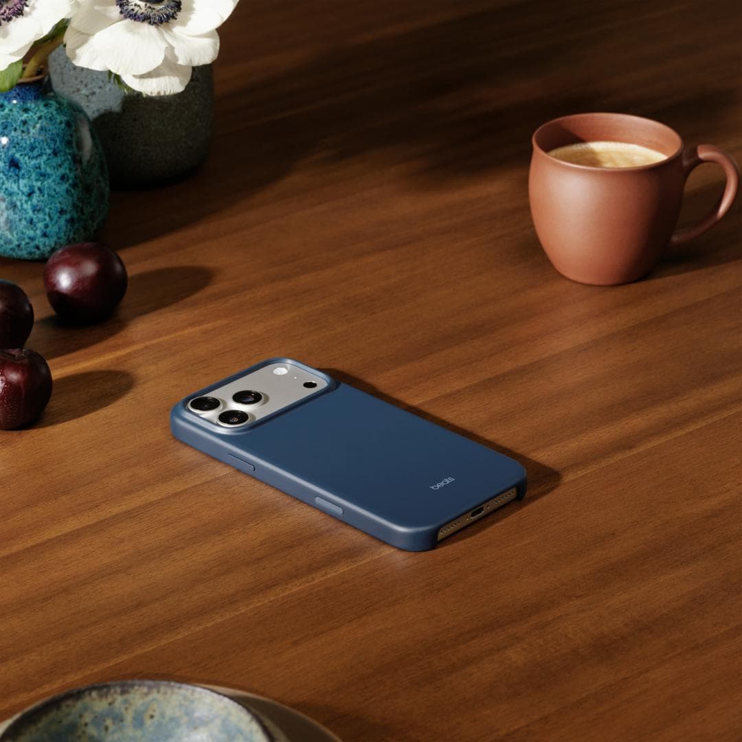 Beats iPhone 17 Pro Case with MagSafe and Camera Control - Bedrock Blue