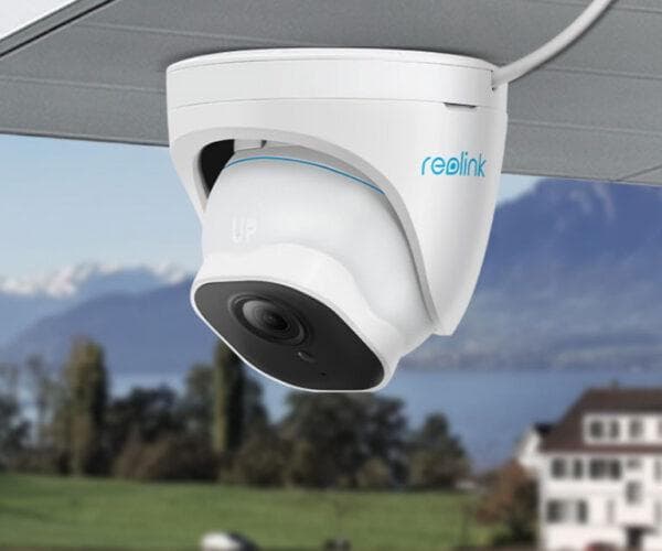Camera de supraveghere Reolink RLC-820A; P334 Senzor: 1/2.49"CMOS Rezolutie video: 8 Megapixeli (3840 x 2160 pixeli) Cadre/secunda: 25 FPS Lentila fixa: 2.8mm Diafragma: F1.6 Unghi de vizualizare: orizontal: 105°/vertical: 56° Distanta iluminator IR: 30 m Numar LED-uri IR: 2 Microfon si difuzor
