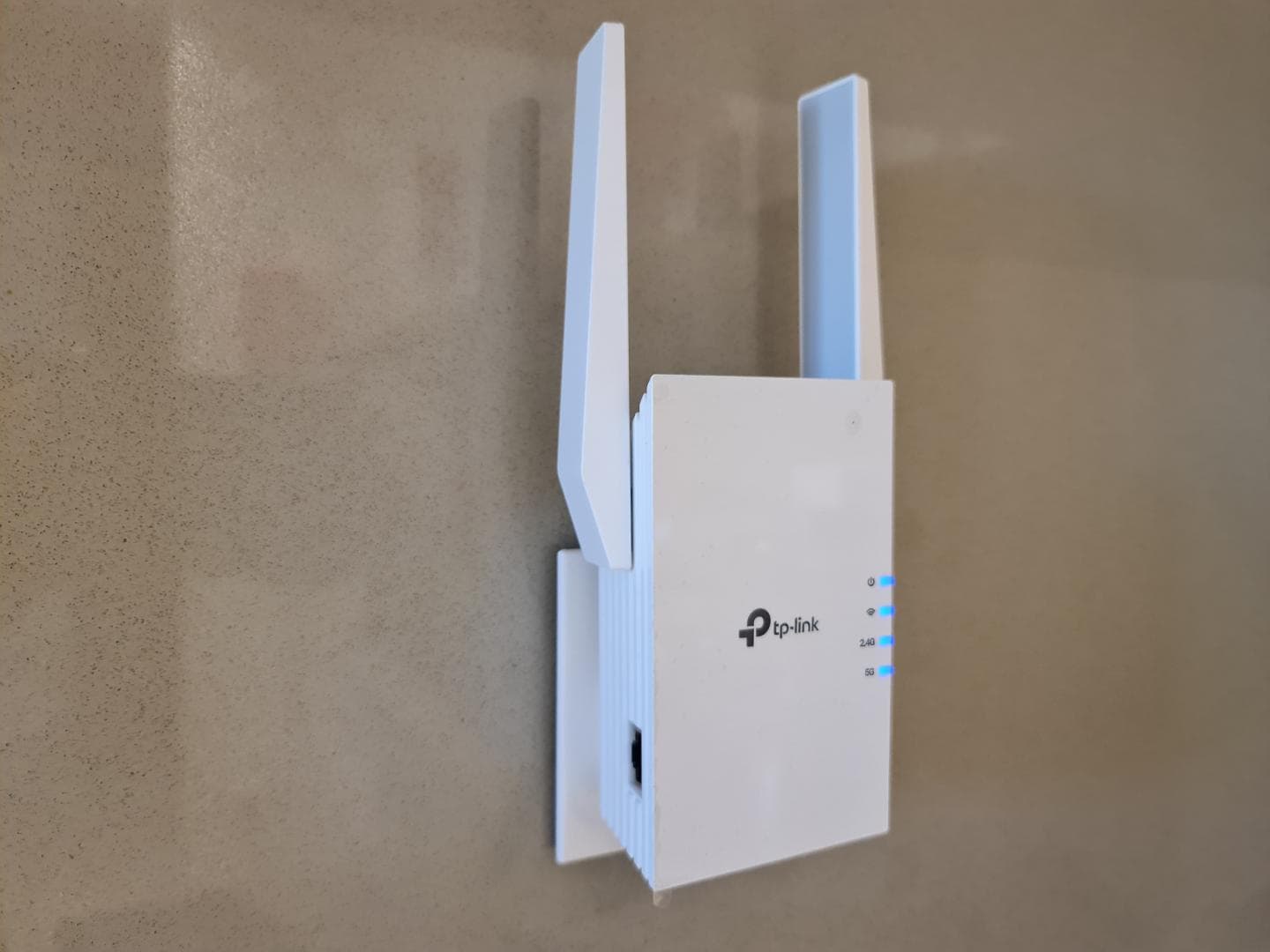 TP-LINK AX1800 WI-FI RANGE EXTENDER