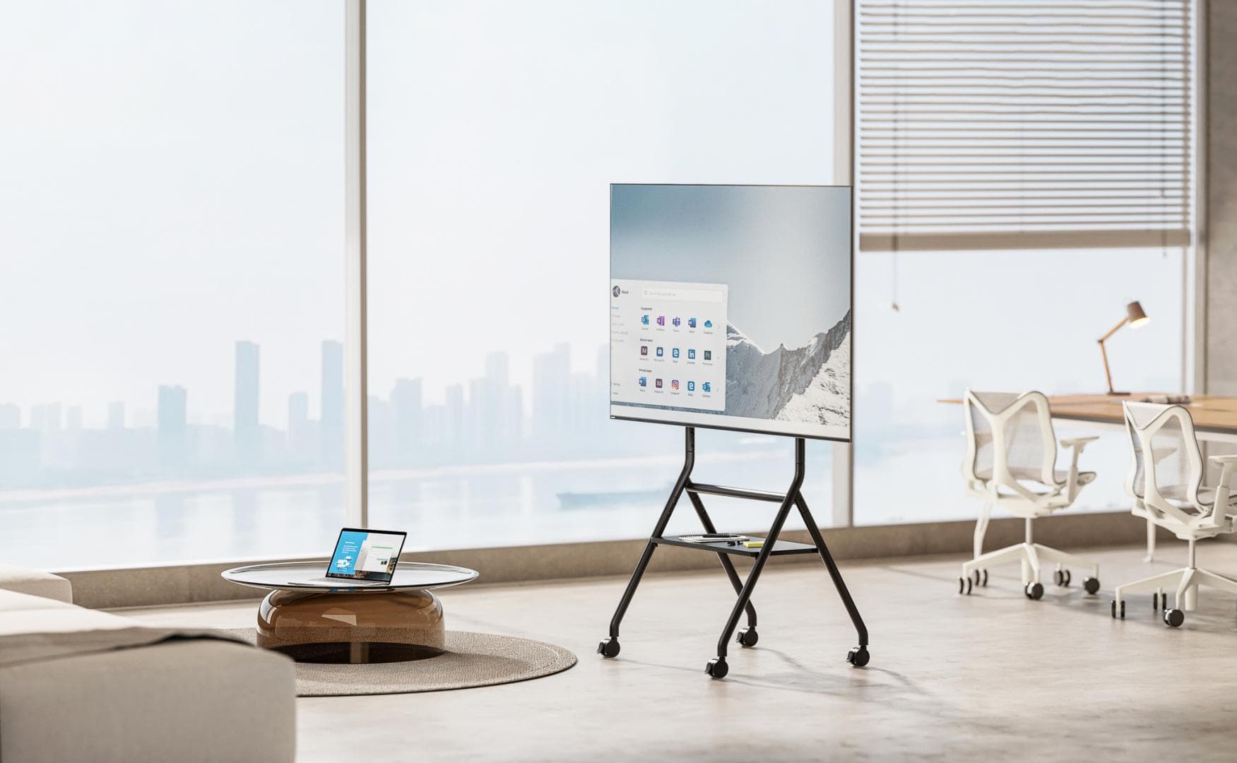 Stand TV mobil Serioux 13E-46FW, dimensiuni: 725x635x1615mm, compatibilitate  dimensiune ecran: 37""-86"", VESA: 200x200, 300x200, 400x200, 300x300, 400x300, 400x400, 600x400, greutate maximă suportata: 80 kg, greutate maximă suportata raft: 10 kg