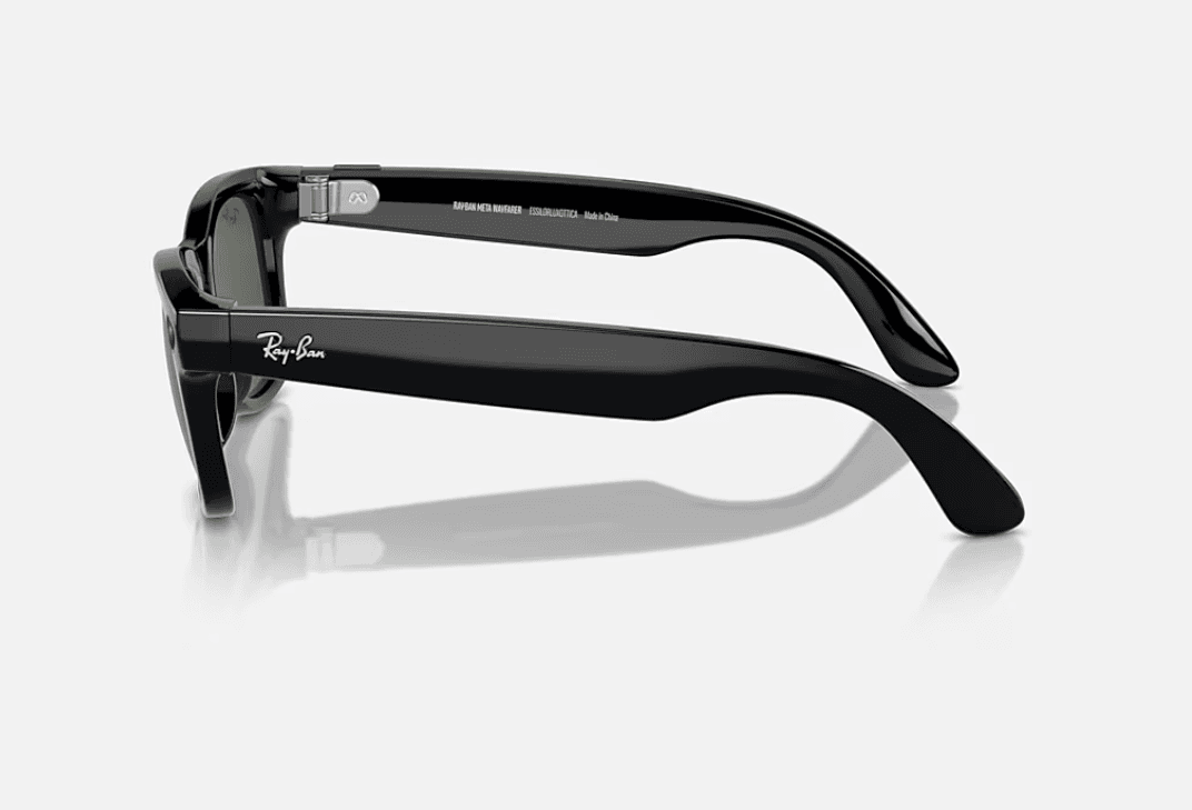 Ray-Ban Meta Wayfarer AI Glasses Shiny Black/G-15 Green