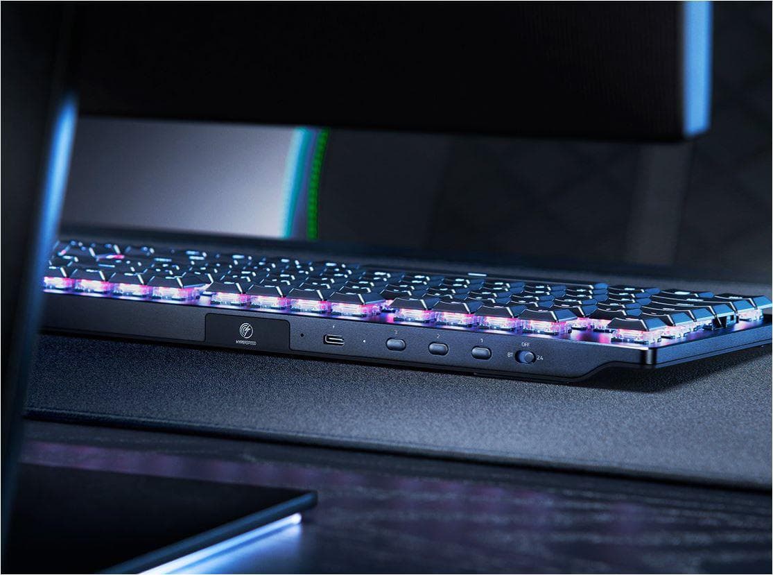 Tastatura Razer DeathStalker V2 Pro Tenkeyless, wireless, bluetooth, cu fir, conectivitate Razer™ HyperSpeed Wireless (2.4 Ghz), Bluetooth, sau Type-C, switch Razer™ Low-Profile Optical Switches (Linear), butoane programabile, optiune gaming mode, iluminare Razer Chroma™ RGB, customizabil cu 16.8