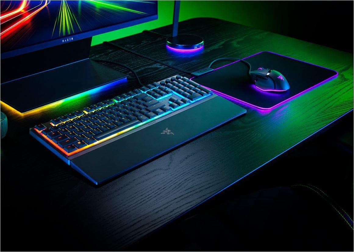 Tastatura Razer Ornata V3 - Low Profile Gaming  TECH SPECS SWITCH TYPE Razer™ Mecha-Membrane Switches APPROXIMATE SIZES Full Size LIGHTING 10 Razer Chroma™ RGB Lighting Zones WRIST REST Yes ONBOARD MEMORY None MEDIA KEYS Dedicated Media Controls PASSTHROUGH None CONNECTIVITY Wired - Attached KEYCAPS