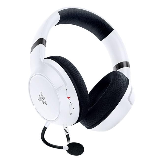 Casti Razer Blackshark V2  HyperSpeed cu fir, frecventa 12 Hz – 28 kHz, sensibilitate 100 dB, izolare fonica pasiva, frecventa de raspuns microfon: 100 Hz – 10 kHz, autonomie baterie pana la 70 ore, interfata jack 3.5 mm, alb