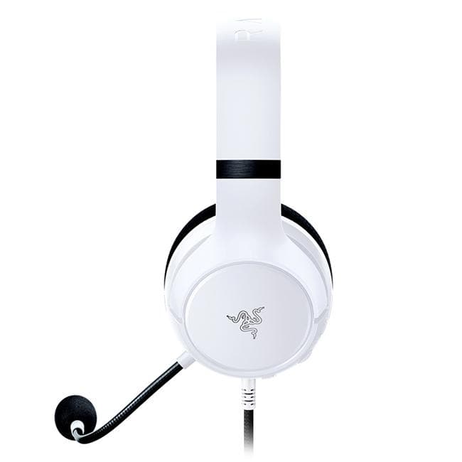 Casti Razer Blackshark V2  HyperSpeed cu fir, frecventa 12 Hz – 28 kHz, sensibilitate 100 dB, izolare fonica pasiva, frecventa de raspuns microfon: 100 Hz – 10 kHz, autonomie baterie pana la 70 ore, interfata jack 3.5 mm, alb