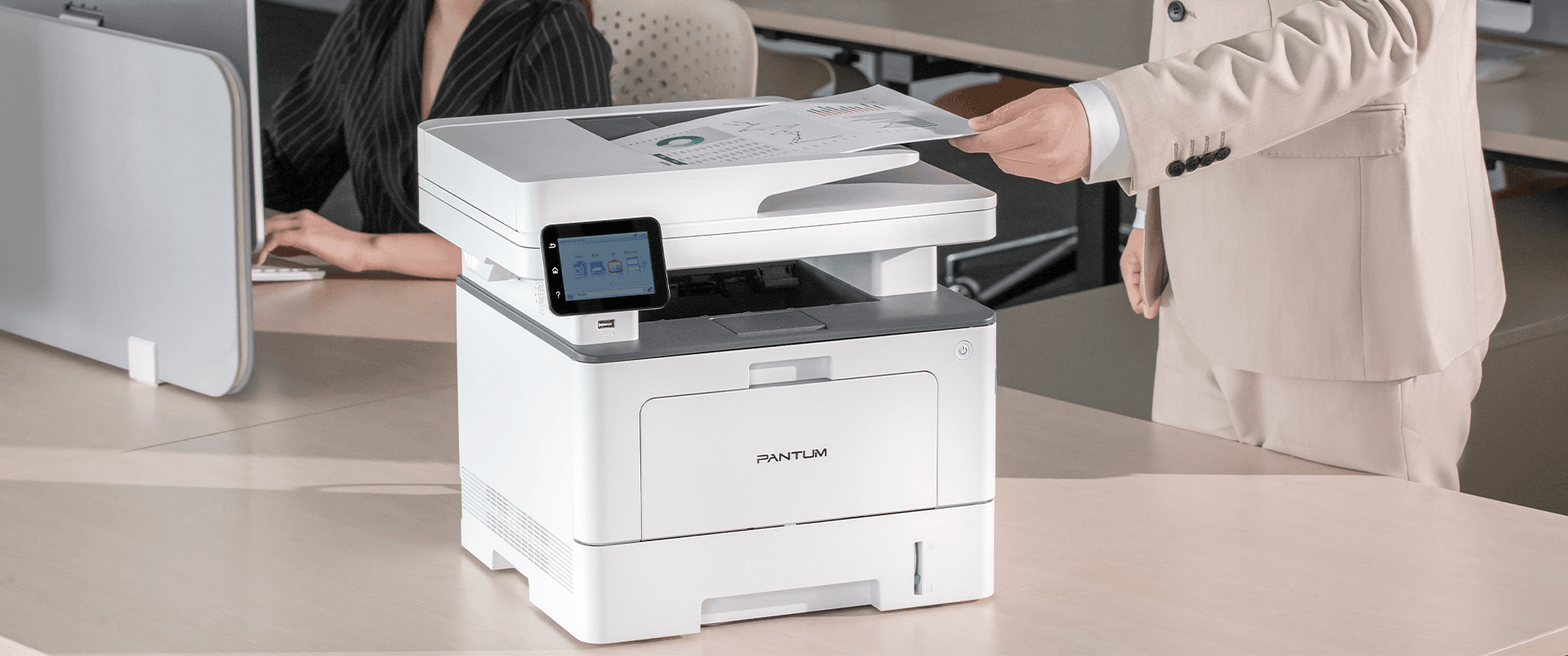 Multifunctional PANTUM BM5220ADW MONO, Dimensiune A4, Functi: Printare, Scanare, Copiere, Duplex automat, Viteza printare: 42ppm, 1200x1200 dpi, Limbaje printare: PCL5e, PCL6, PS, GDI, Procesor: 1.2 GHz, Memorie: 1GB RAM, Touchscreen 3.5", NFC, Viteza copiere: 42ppm, DADF 50 coli, numar copii max:99