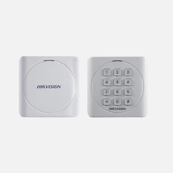 Cititor card Hikvision DS-K1801E, citeste carduri RFID EM 125Khz, distanta citire: 50mm, comunicare: Wiegand 26/34 protocol, indicator LED de stare si alimentare; alimentare: 12VDC, IP65, dimensiuni: 87 × 87 × 13.3mm